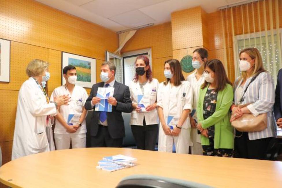 El Gobierno de Castilla-La Mancha felicita al Servicio de Farmacia del Hospital de Cuenca por una publicación realizada por los residentes