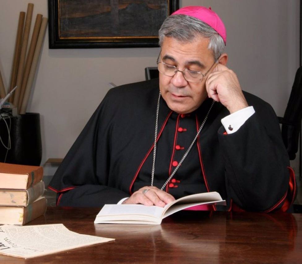 Granada.- El arzobispo presenta su renuncia formal este martes con motivo de su 75 cumpleaÃ±os