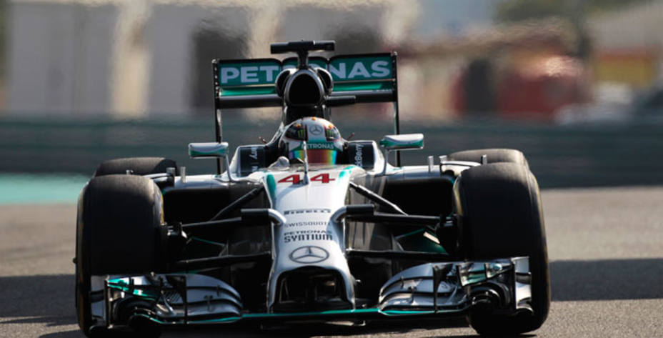 A Hamilton le vale con quedar justo detrás de Rosberg para ser campeón del mundo. Reuters.