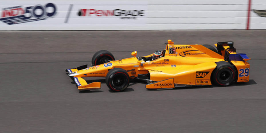 Fernando Alonso, durante entrenamientos Indy 500