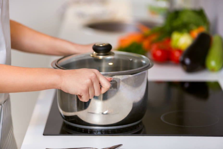 Sanidad recomienda cocinar a baja temperatura para evitar la acrilamida