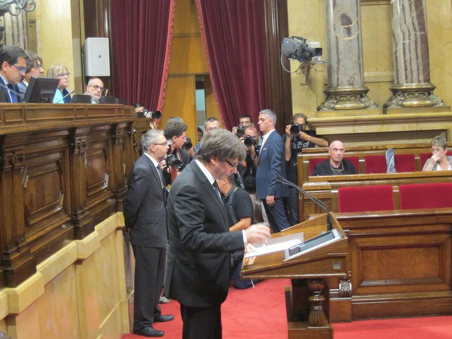 El Parlament da este lunes el primer paso para reintentar investir Puigdemont a distancia