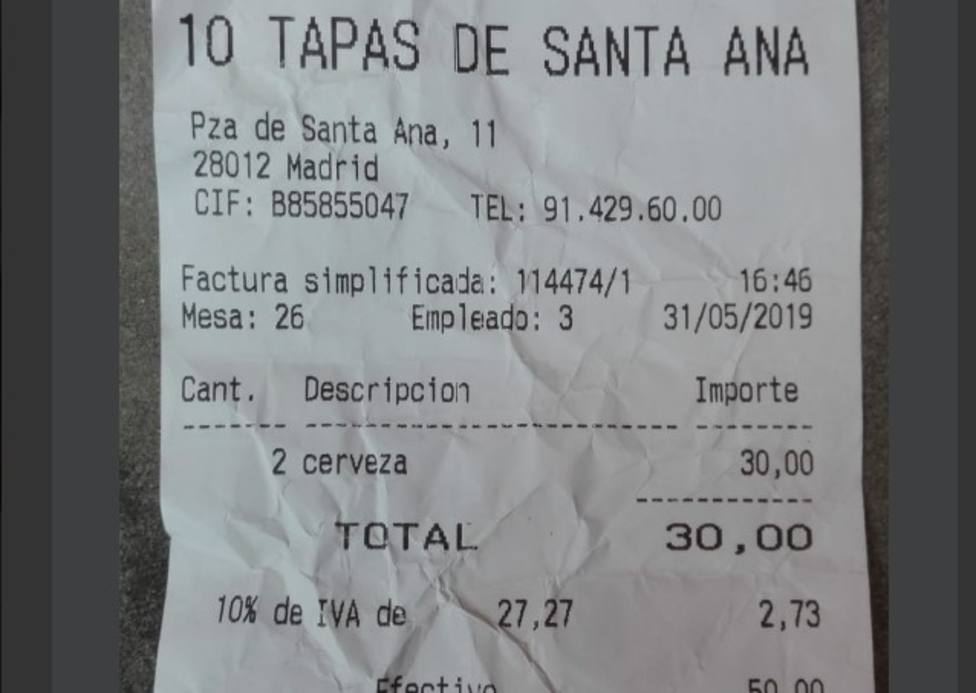 Picaresca española: cobran 15 euros por una cerveza a aficionados ingleses en Madrid