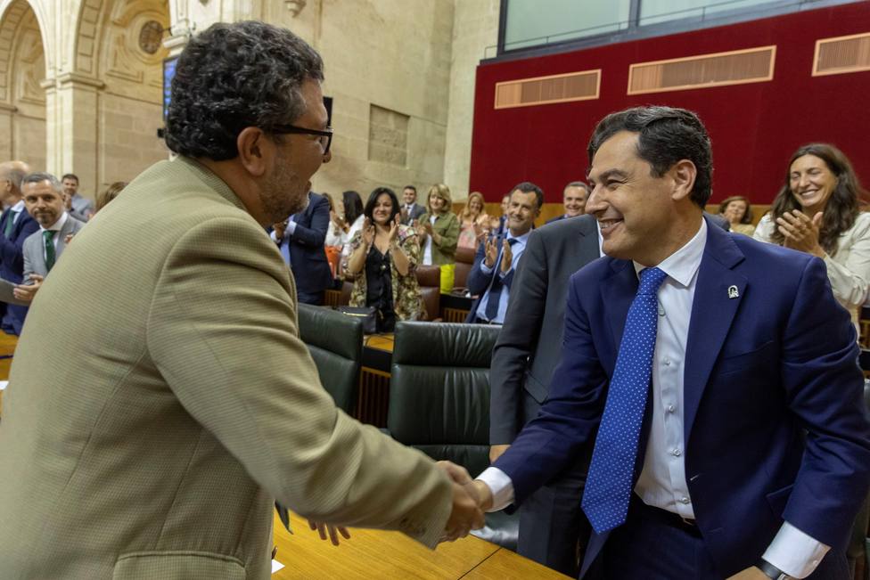 Vox impone a PP y Cs cambios en inmigración, “violencia intrafamiliar” o memoria histórica en Andalucía