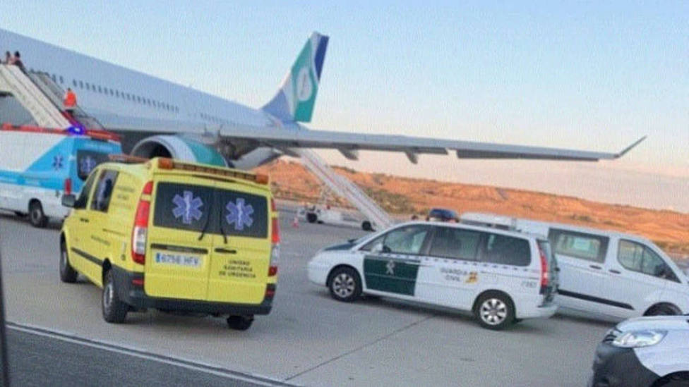 35 pasajeros atendidos tras sufrir su avión una repentina pérdida de 300 metros de altura