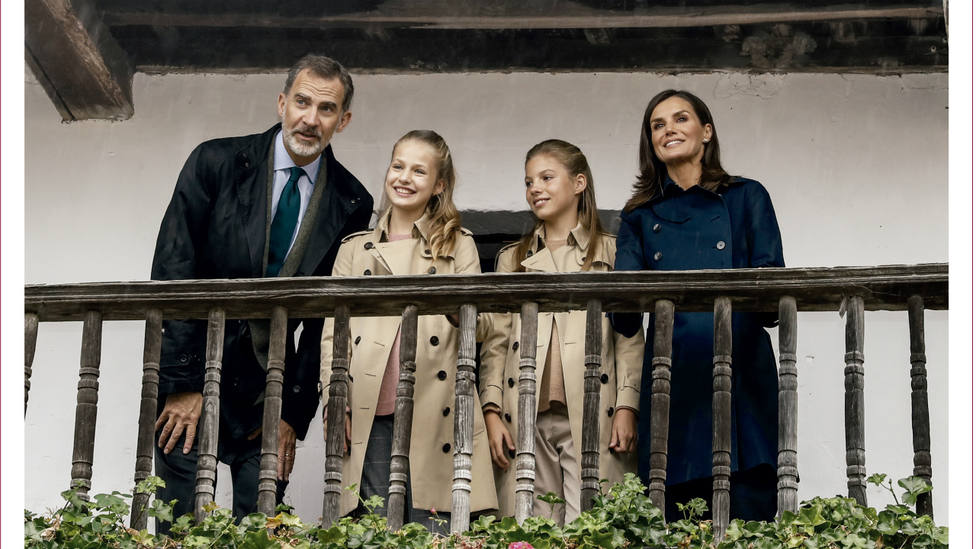Felicitación navideña de los Reyes de España y sus hijas