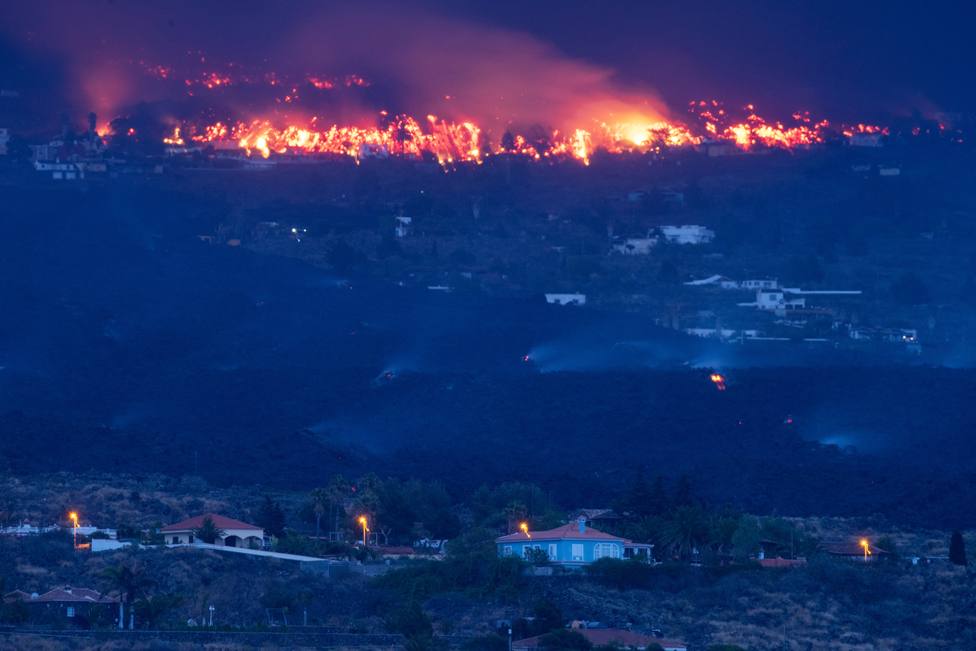 Viviendas amenazadas por la colada de lava en Todoque (La Palma)