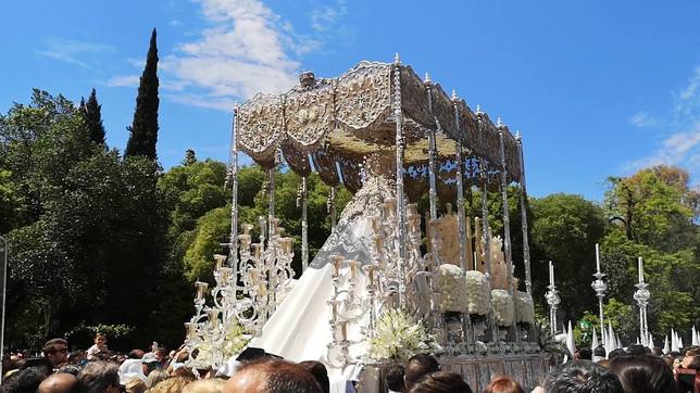 20 momentos imprescindibles de la Semana Santa de Sevilla