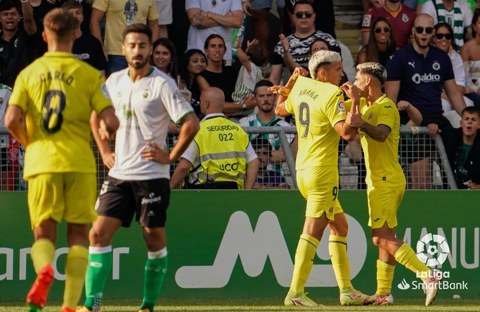 Arana celebrando el gol que marcó al Racing la temporada pasada en El Sardinero con el Villarreal B