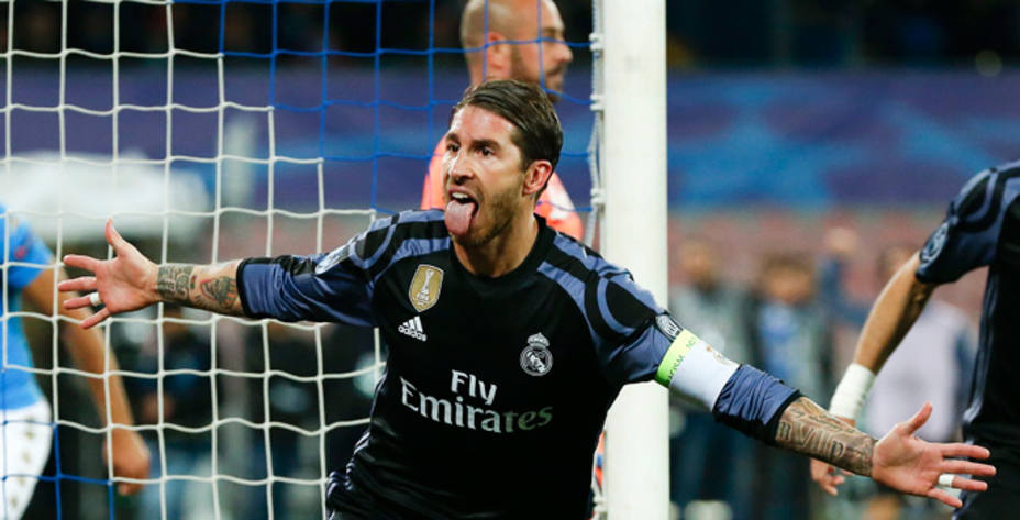 Sergio Ramos celebra su primer gol al Nápoles (Reuters)