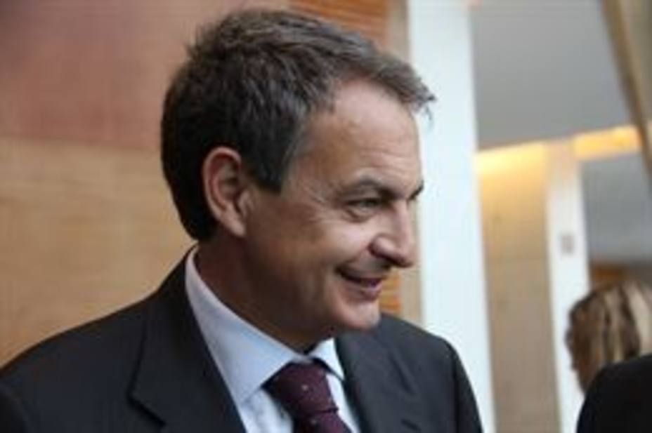 Zapatero recibe en Motril un premio por conceder la independencia al puerto en 2005