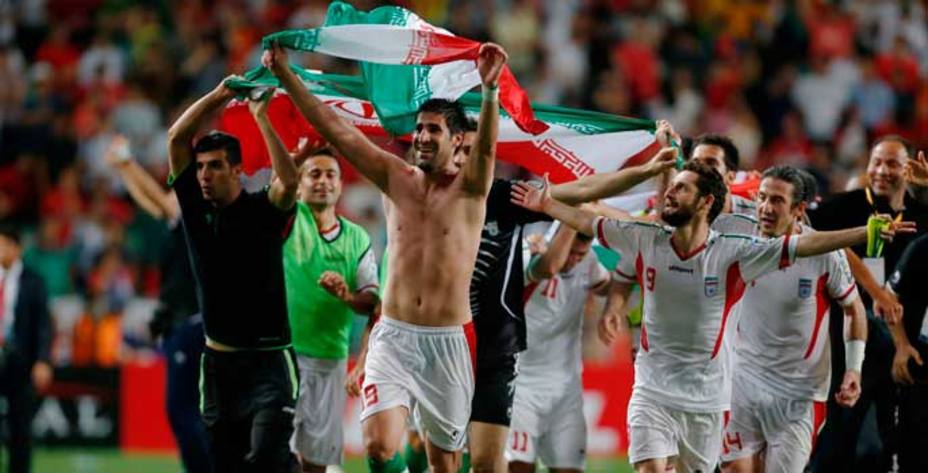 Jugadores de Irán celebran su clasificación para el Mundial (Reuters)