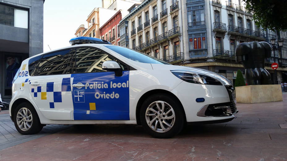 Un anciano convive varios días con el cadáver de su cuidador en un piso de Oviedo