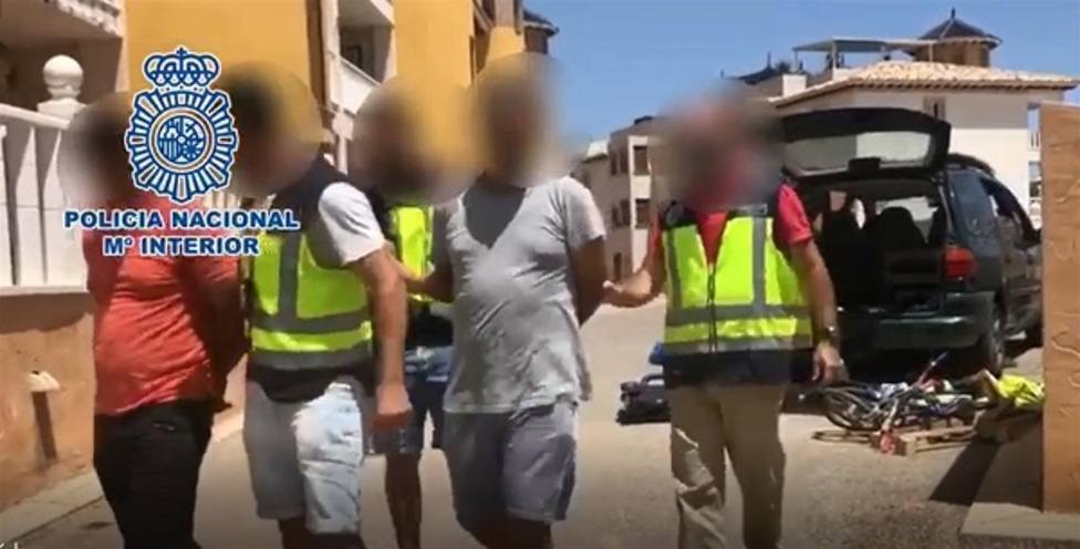 Detenidos ocho miembros de un grupo dedicado a robar en domicilios y traficar con droga en Alicante y Murcia