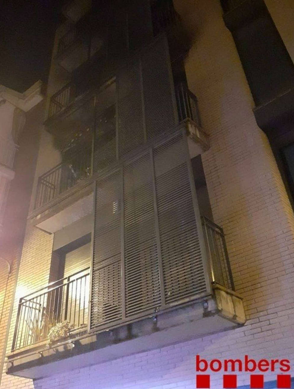 Edificio donde se ha producido el incendio en Girona