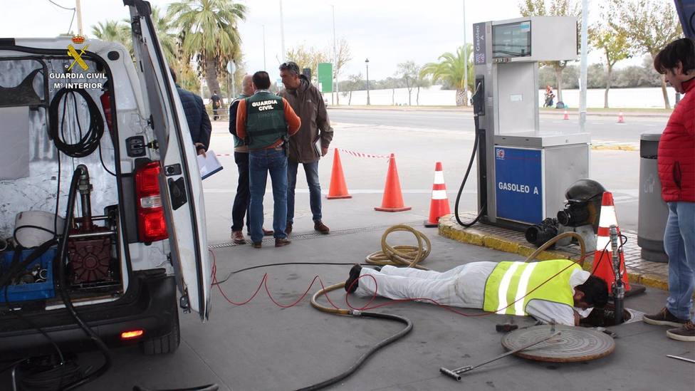 Sevilla.- Sucesos.- Detenidos los dueÃ±os de una gasolinera en Coria acusados de olores insalubres con 200 afectados