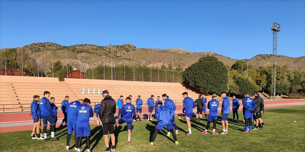 El CF Lorca Deportiva vuelve al trabajo con la mente puesta en el Linares y Córdoba CF