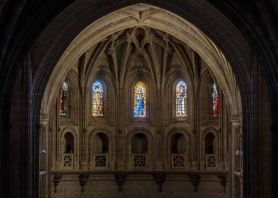 ctv-kfg-20171024 catedral-vidrieras-altar kam7245-hdr