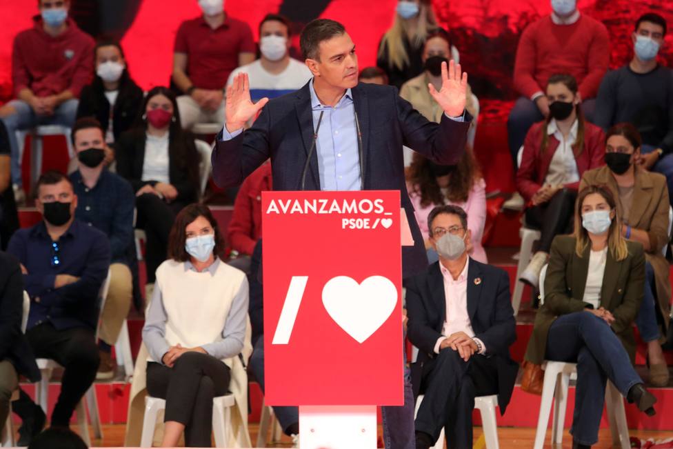 Sánchez asiste a un acto del PSOE en Ponferrada