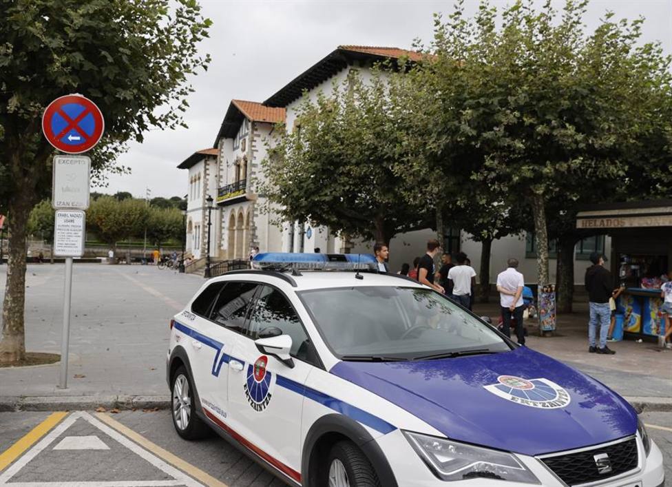 Detenido un hombre de 43 años por el incendio de nueve vehículos y diez contenedores en San Sebastián