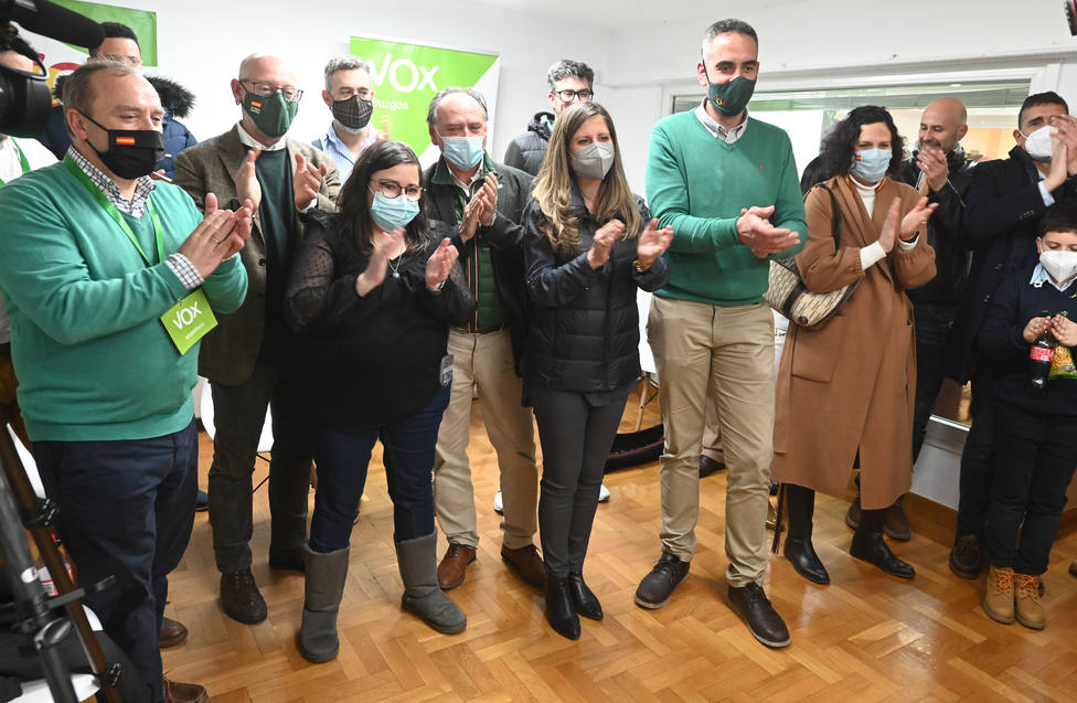 Alegría en la sede de VOX en Burgos por el resultado de las elecciones