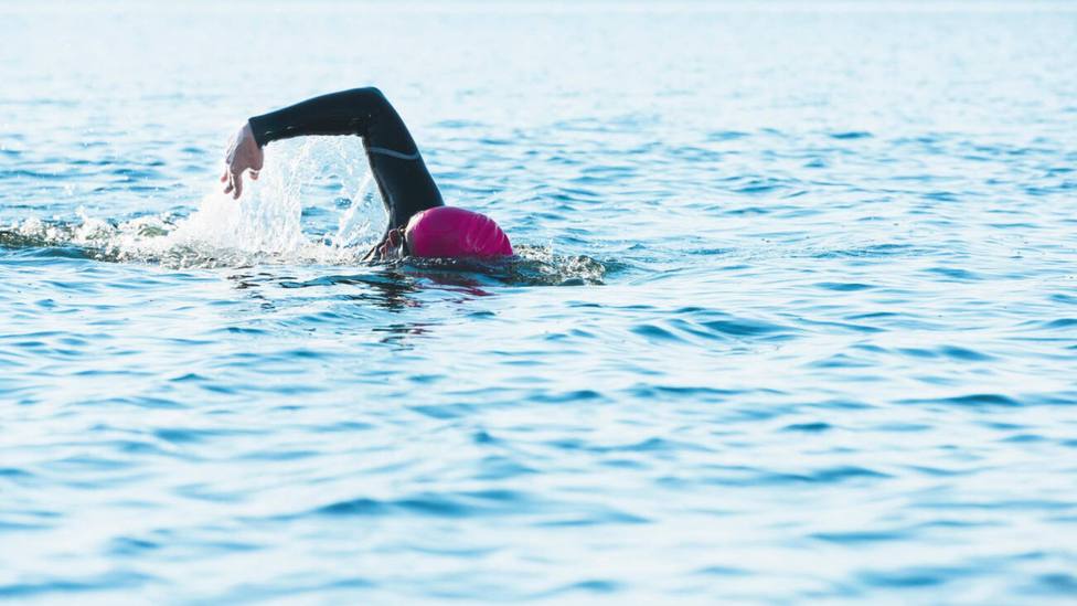 El entrenamiento que ha seguido la persona más mayor en cruzar a nado el Estrecho de Gibraltar: A los 77 años