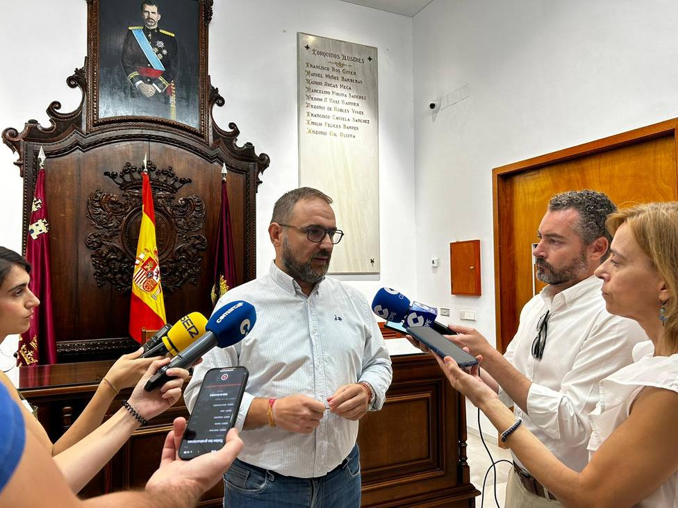 El PSOE dice que Gil está entretenido con “el reparto de sillones” en lugar de gobernar