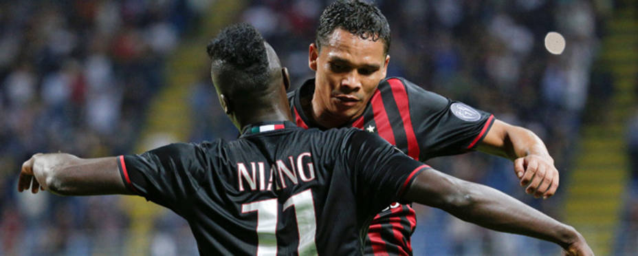 Bacca y Niang, goleadores del Milan (Reuters)