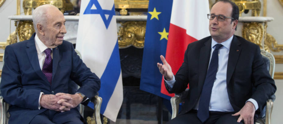 El presidente francés, Francois Hollande, durante su reunión con el presidente israelí Shimon Peres. REUTERS/Etienne Laurent/Pool