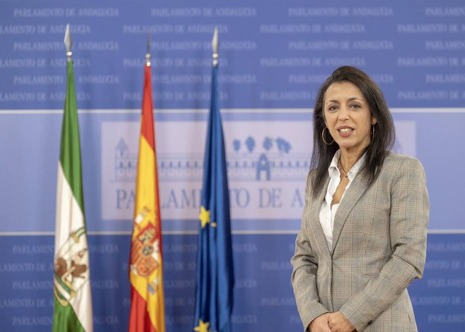 Marta Bosquet, la sonrisa que reina en el Parlamento de Andalucía