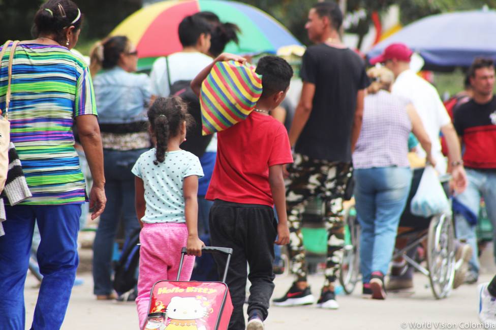 Miles de venezolanos entran en Colombia tras la reapertura de la frontera en el estado de Táchira