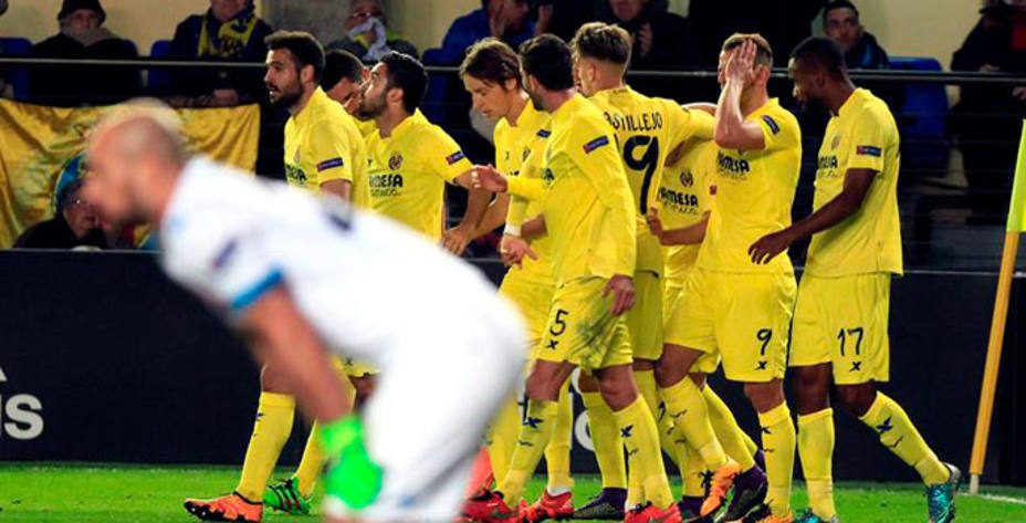 Los jugadores del Villarreal celebran el gol. EFE