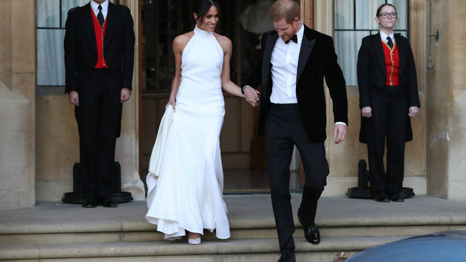 El príncipe Harry y Meghan Markle salen del castillo de Windsor