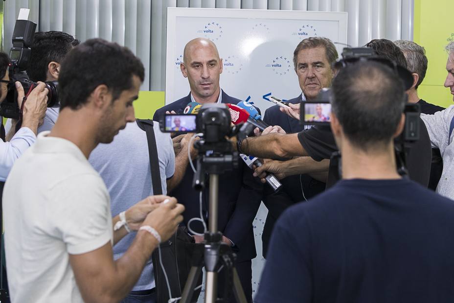 Luis Rubiales visita Murcia y asegura que la selección volverá a la Región