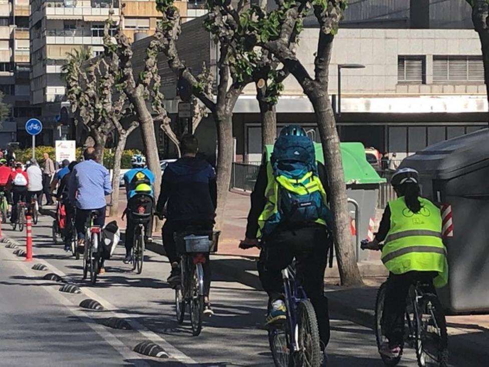 Paseo solidario por los carriles bici de Murcia