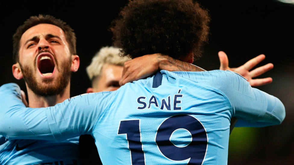 El Manchester City celebra el gol de Sané ante el Manchester United. EFE