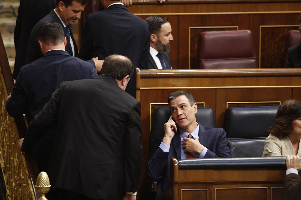Moncloa enmarca en la cortesía parlamentaria el saludo de Sánchez a Junqueras y niega trascendencia al no te preocupes