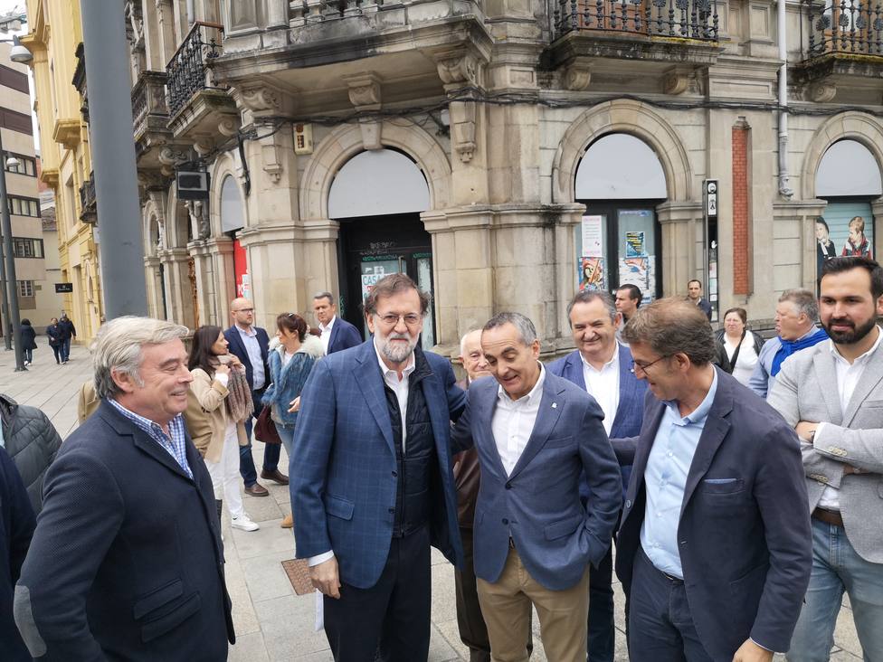 Feijóo y Rajoy arropan a Carballo, el candidato “serio y formal” que todos “quisieran tener”