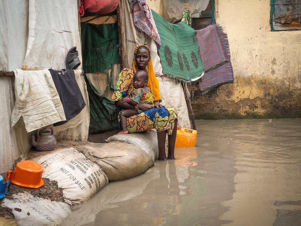 Las lluvias destruyen los refugios de numerosos desplazados por la violencia en el noreste de Nigeria