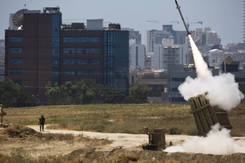 La Cúpula de Hierro de Israel intercepta un proyectil lanzado desde la Franja de Gaza