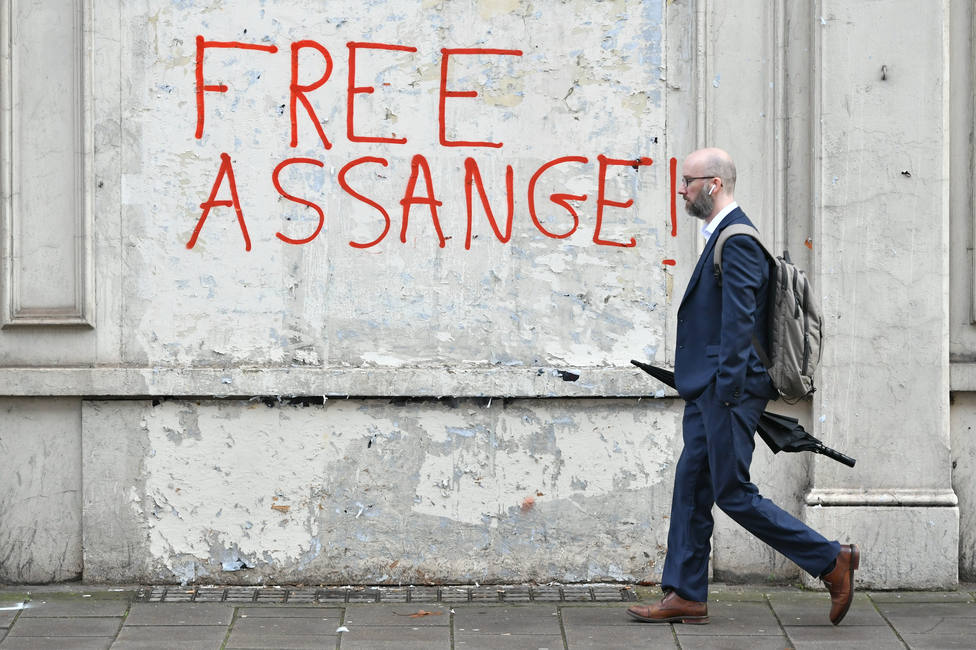 Assange vuelve con el resto de presos de la cárcel de Belmarsh tras abandonar el régimen de aislamiento