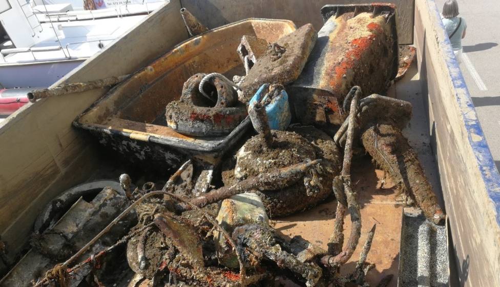 Submarinistas y voluntarios recogen del mar y playas 237 kilos de residuos
