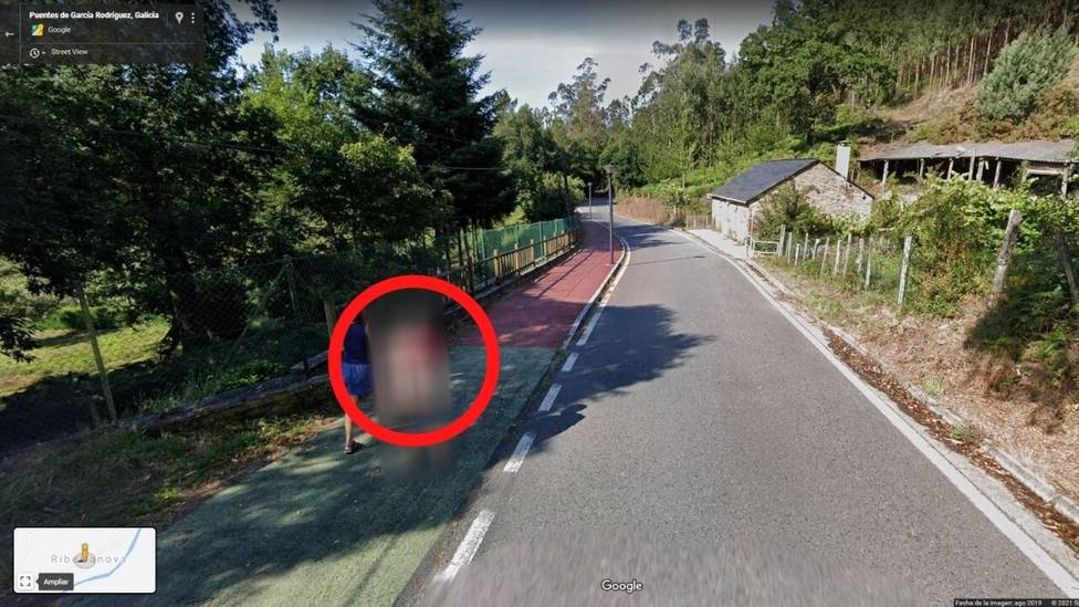 Google Maps, obligado a censurar a un español por lo que hizo frente al coche de la empresa