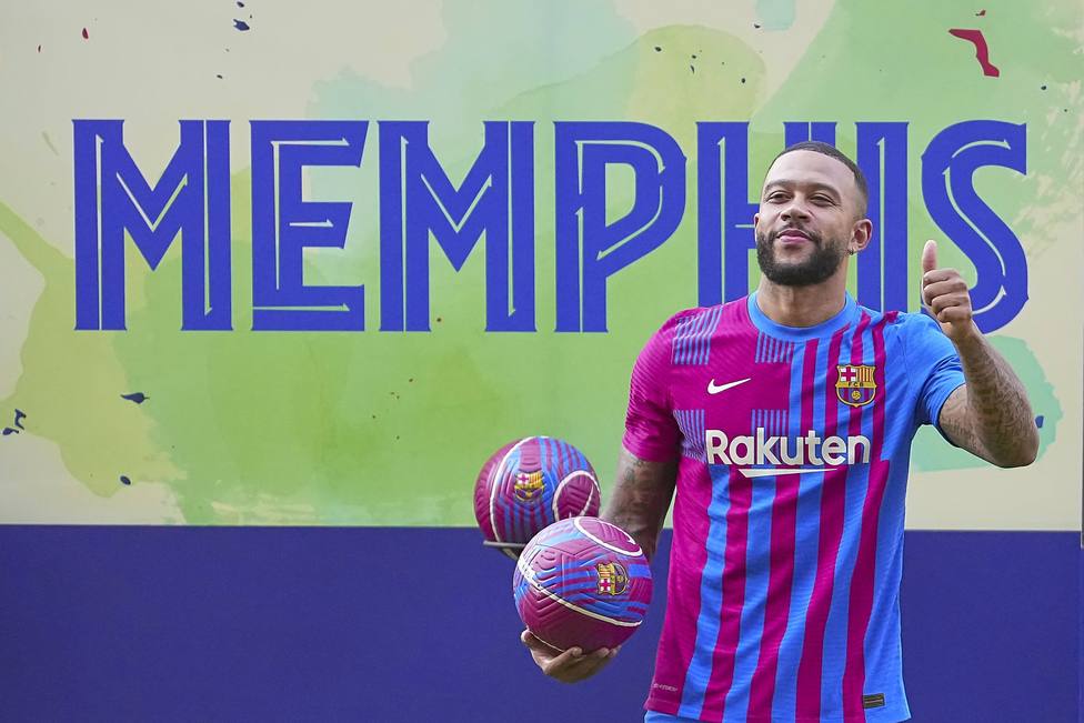 Memphis en su presentación con el FC Barcelona.