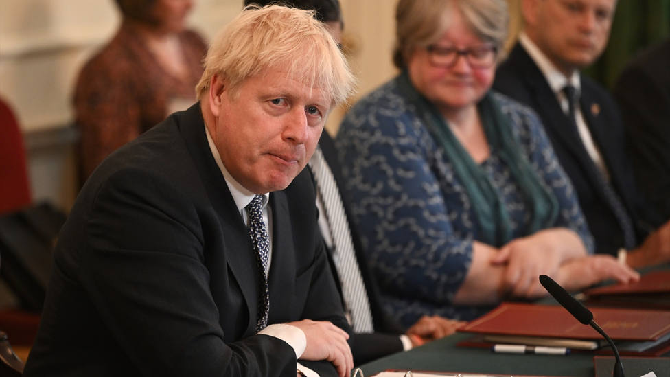 Johnson rechaza de nuevo dimitir pese a la cascada de dimisiones en el seno del Gobierno de Reino Unido