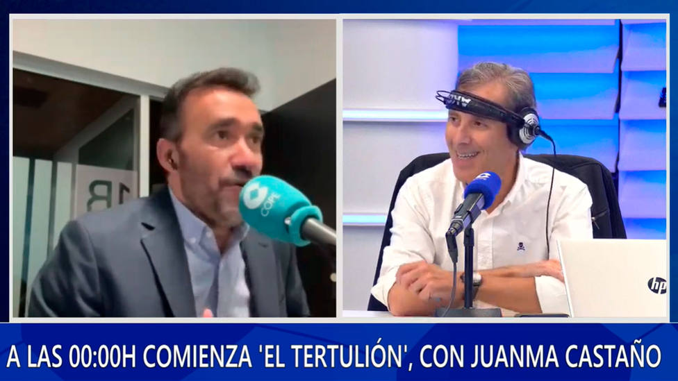 Juanma Castaño y Paco González, en el comienzo de El Tertulión de los Domingos, en Tiempo de Juego