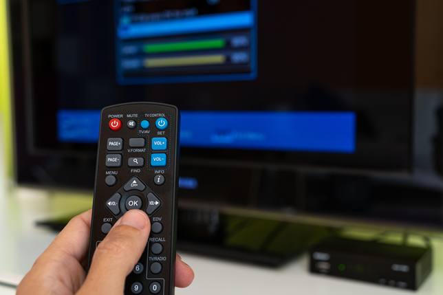 TDT: La ayuda de 400 euros para adaptar tu televisión a HD y que no  desaparezcan tus canales el 14 de febrero - Economía - COPE