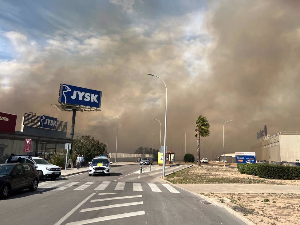 Incendios.- Extinguido el incendio declarado en Alzira, tras quemar 2,8 ha de caÃ±ar y otras 3 de superficie no forestal