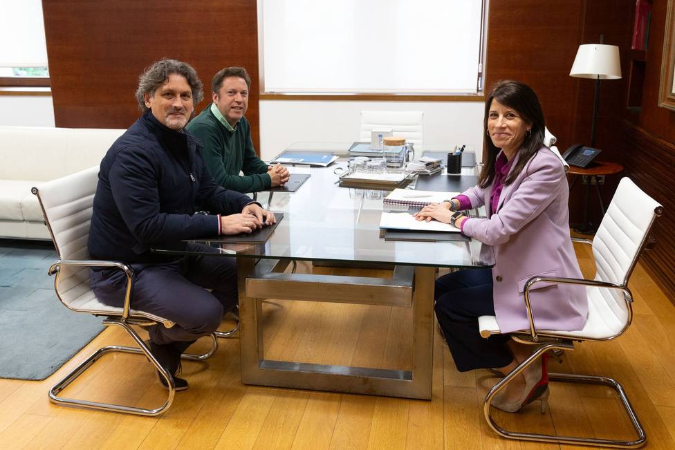 Valentín Calvín y Jaime Ponce se reunieron en Santiago con María Martínez