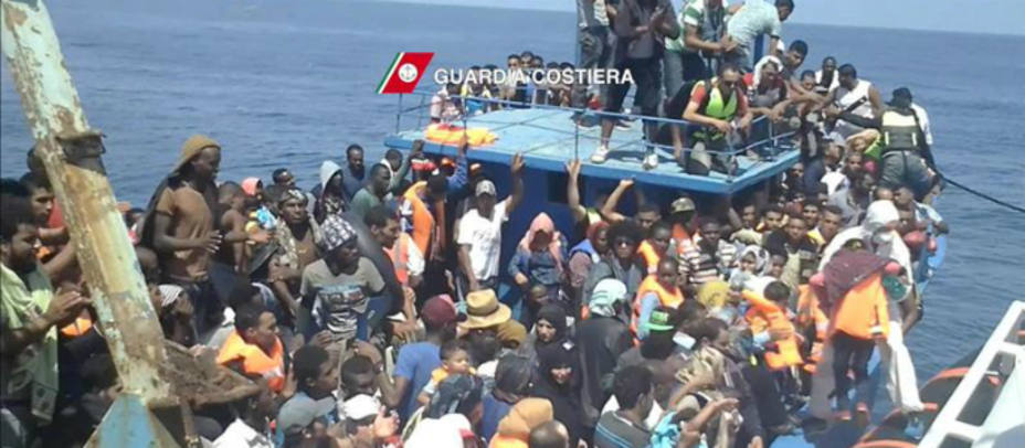 Inmigrantes rescatados llegan a Italia. EFE